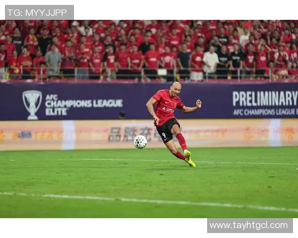 赛后分析:上海足球队与成都足球队的战术意识与表现对比 赛后分析:上海足球队与成都足球队的战术意识与表现对比