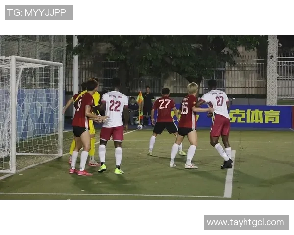 足球明星热爱篮球运动的背后故事与精彩瞬间分享 足球明星热爱篮球运动的背后故事与精彩瞬间分享